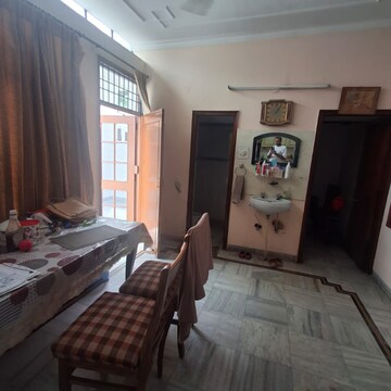 Living Room in 2 BHK Apartment at Sector 35 – for Rent
