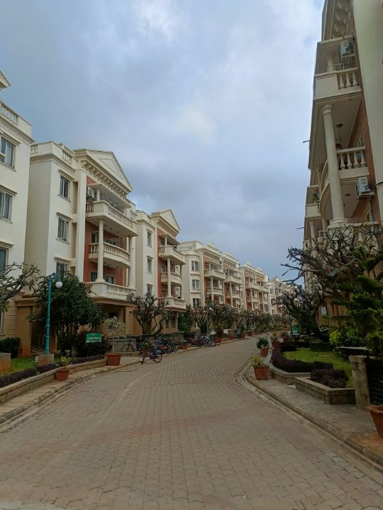 2.5 BHK + Pooja Room,Servant Room,Study Room,Extra Room Apartment For Sale in Tata Sherwood Apartments