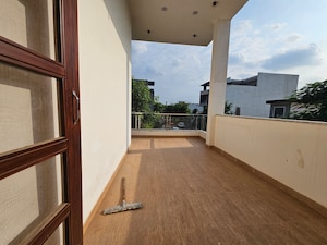 6+ BHK Independent House For Sale in BPTP Parklands, Sector 76