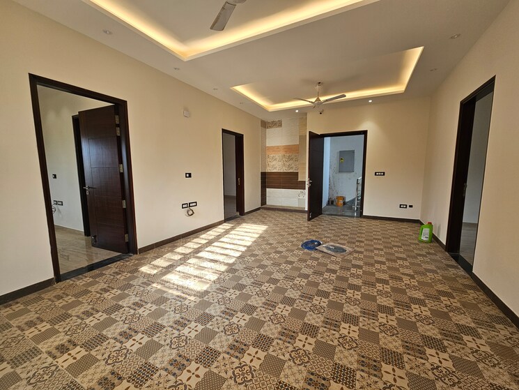 Bedroom, bptp-parklands 6+ Bedroom 303 Sq.Yd. Independent House In Sector 76 Faridabad 9200162