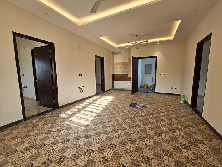 Bedroom, bptp-parklands 6+ Bedroom 303 Sq.Yd. Independent House In Sector 76 Faridabad 9200162