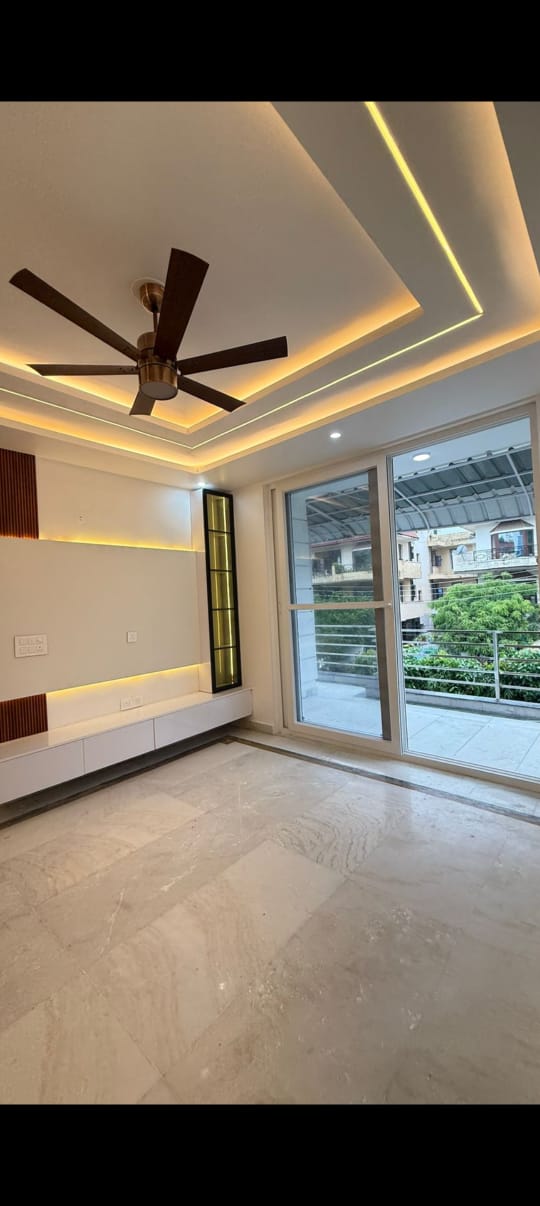 3 BHK + Servant Room 1850 Sq.Ft. Apartment in Emaar Palm Gardens