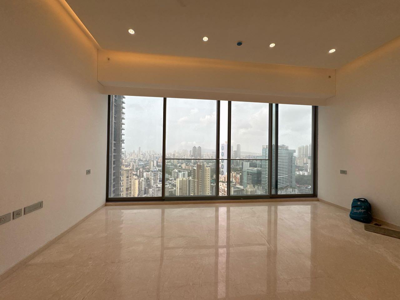 4 BHK + Pooja Room,Servant Room Apartment For Rent in Rustomjee Crown