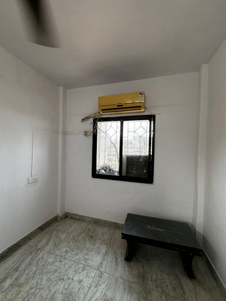 Room, mantri-park 1 RK 225 Sq.Ft. Apartment In Goregaon East Mumbai 9200247