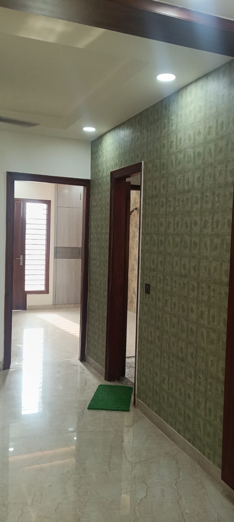 Room, soha-neal-city 3 Bedroom 160 Sq.Yd. Builder Floor In Sector 98 Faridabad 9200287