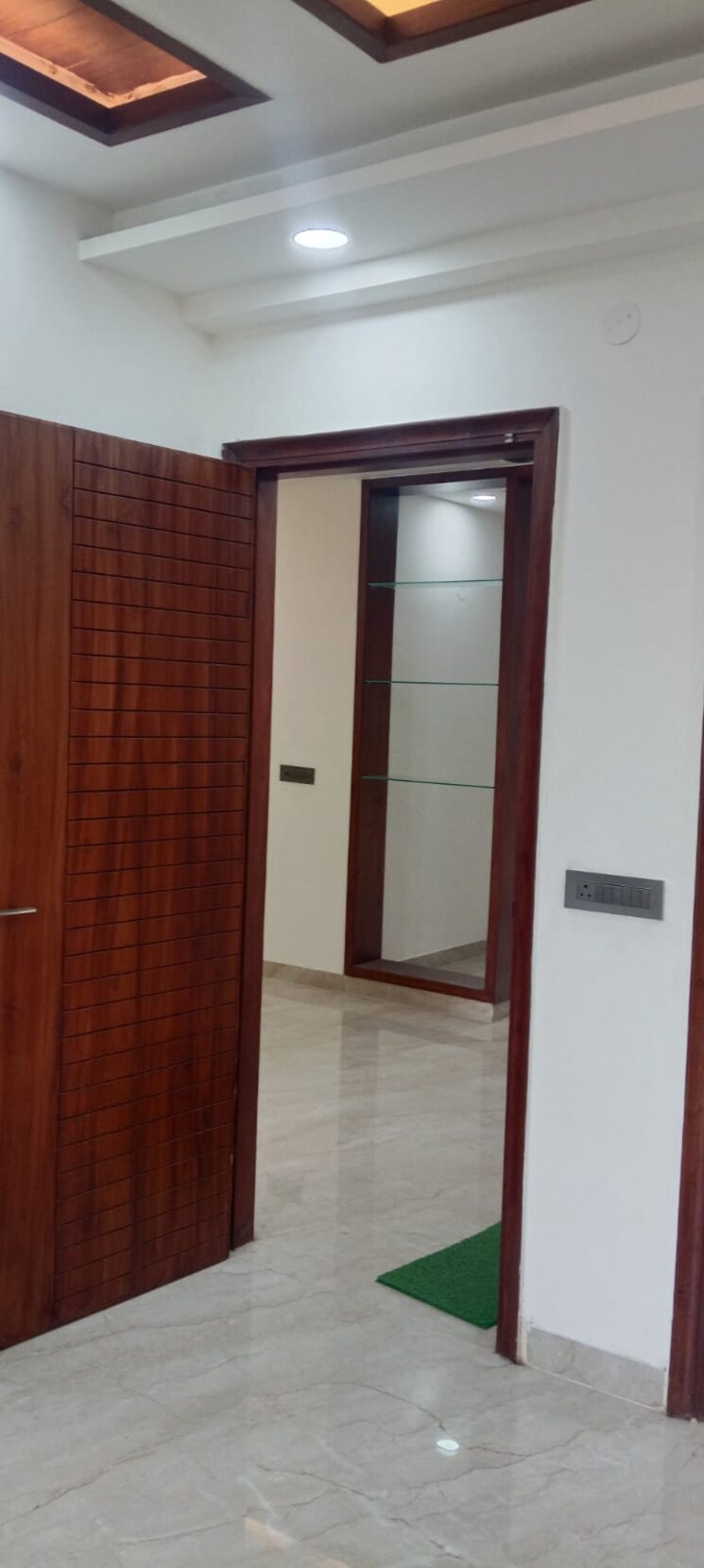 Room, soha-neal-city 3 Bedroom 160 Sq.Yd. Builder Floor In Sector 98 Faridabad 9200287