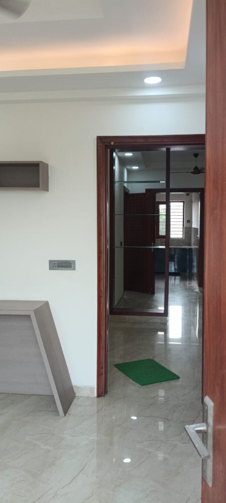 Room, soha-neal-city 3 Bedroom 160 Sq.Yd. Builder Floor In Sector 98 Faridabad 9200287