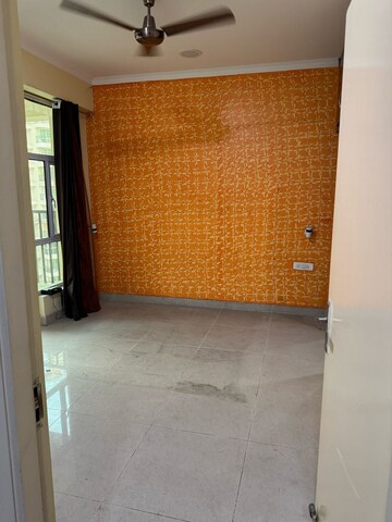 Room in 3 BHK Apartment at Gaur City 2 - 16th Avenue, Sector 16c Greater Noida – for Sale