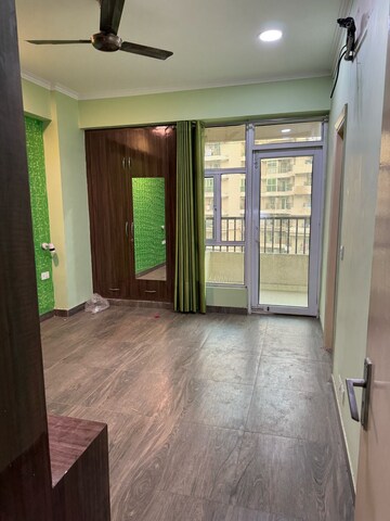 Room in 3 BHK Apartment at Gaur City 2 - 16th Avenue, Sector 16c Greater Noida – for Sale