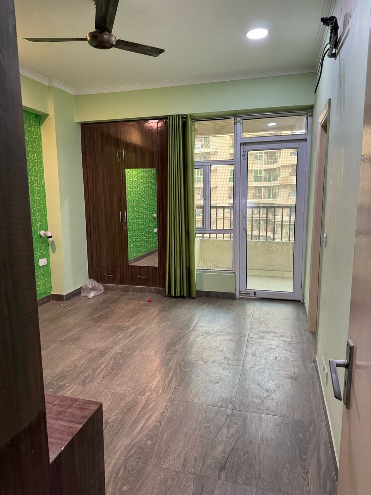 Room, gaur-city-2-16th-avenue 3 Bedroom 873 Sq.Ft. Apartment In Sector 16c Greater Noida Greater Noida 9200314