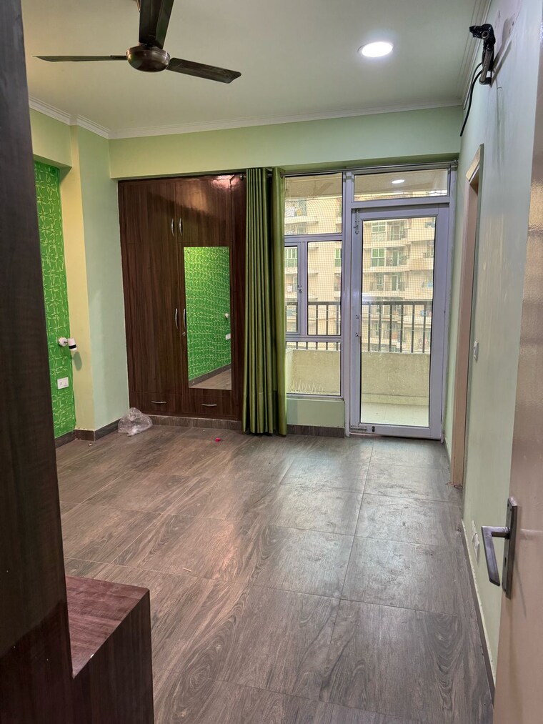 Room, gaur-city-2-16th-avenue 3 Bedroom 873 Sq.Ft. Apartment In Sector 16c Greater Noida Greater Noida 9200314