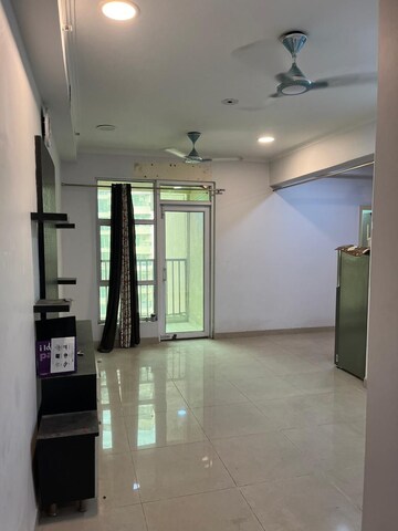 Room in 3 BHK Apartment at Gaur City 2 - 16th Avenue, Sector 16c Greater Noida – for Sale