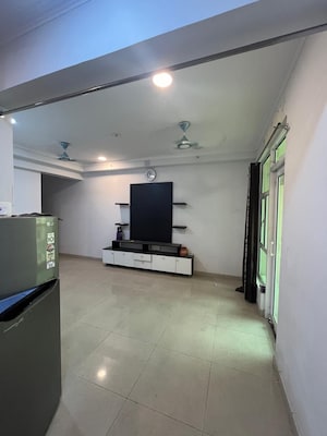Room in 3 BHK Apartment at Gaur City 2 - 16th Avenue, Sector 16c Greater Noida – for Sale