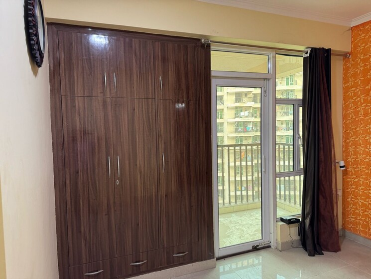 Room, gaur-city-2-16th-avenue 3 Bedroom 873 Sq.Ft. Apartment In Sector 16c Greater Noida Greater Noida 9200314