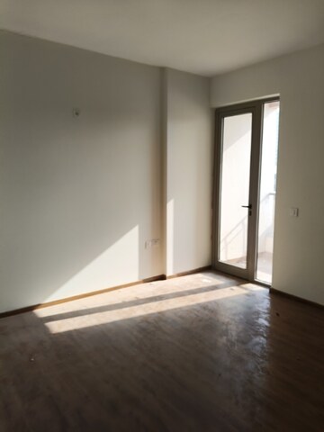 Room in 3 BHK Apartment at Chintels Paradiso, Sector 109 – for Sale
