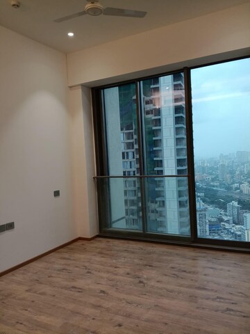 Room in 4 BHK Apartment at Rustomjee Crown, Prabhadevi – for Rent