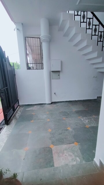 Balcony in 2 BHK Independent House at Gomti Nagar – for Rent