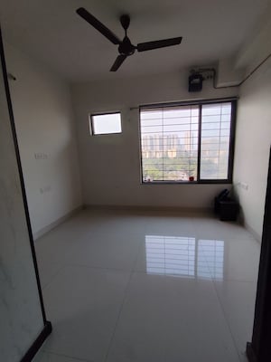 Room in 2 BHK Apartment at Gala Pride Park, Manpada – for Rent