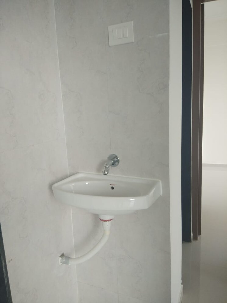 Bathroom, raj-tulsi-aastha 1 Bedroom 615 Sq.Ft. Apartment In Badlapur East Thane 9200521