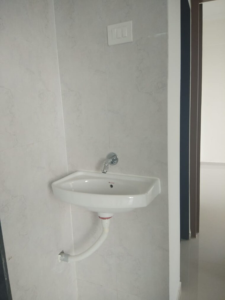 Bathroom, raj-tulsi-aastha 1 Bedroom 615 Sq.Ft. Apartment In Badlapur East Thane 9200521