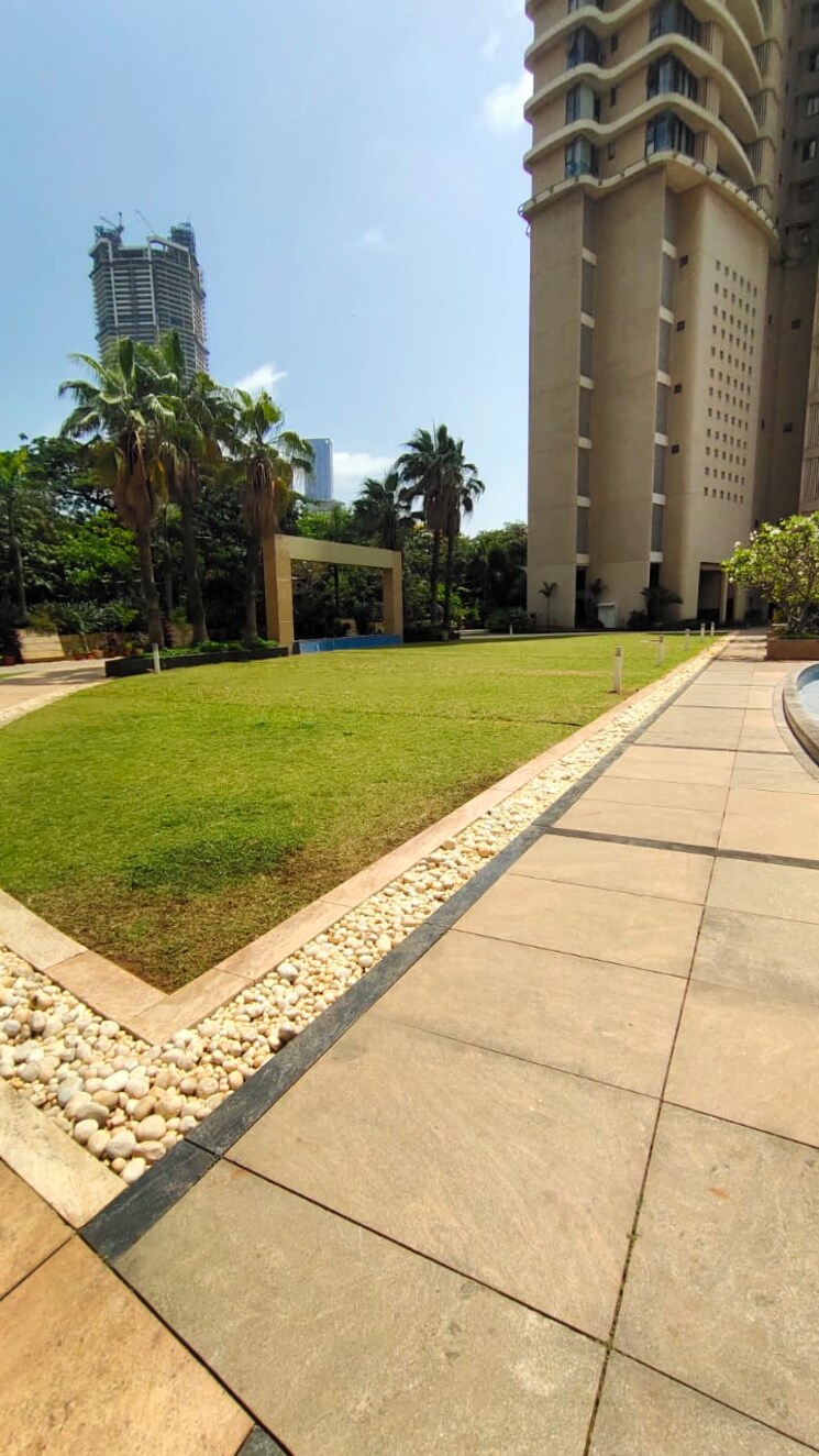 Garden, peddar road 4 Bedroom 3000 Sq.Ft. Apartment In Peddar Road Mumbai 9200527