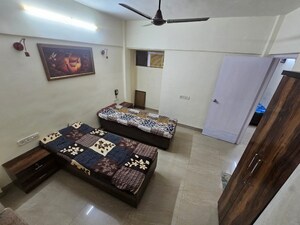 Room in  Pg at Ambika Darshan, Kandivali East – for Rent