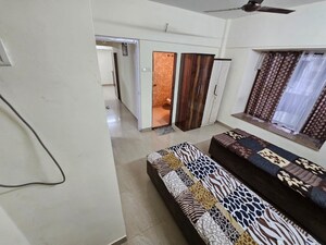 Room in  Pg at Ambika Darshan, Kandivali East – for Rent