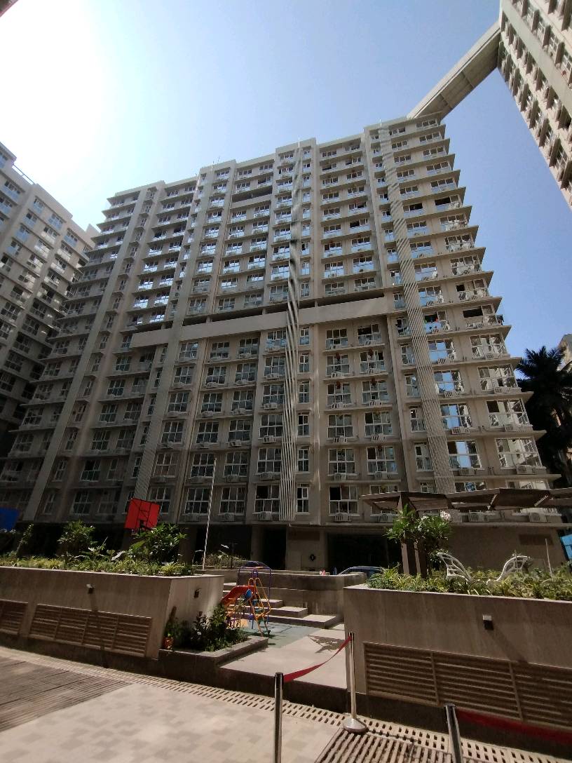 2.5 BHK Apartment For Sale in Platinum Life