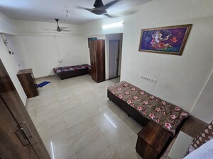 Room in  Pg at Ambika Darshan, Kandivali East – for Rent