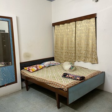 Room in  Pg at Sudhama Nagar – for Rent