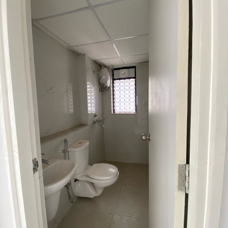 Bathroom, runwal-gardens 3 Bedroom 908 Sq.Ft. Apartment In Bhadra Nagar Thane 9200678