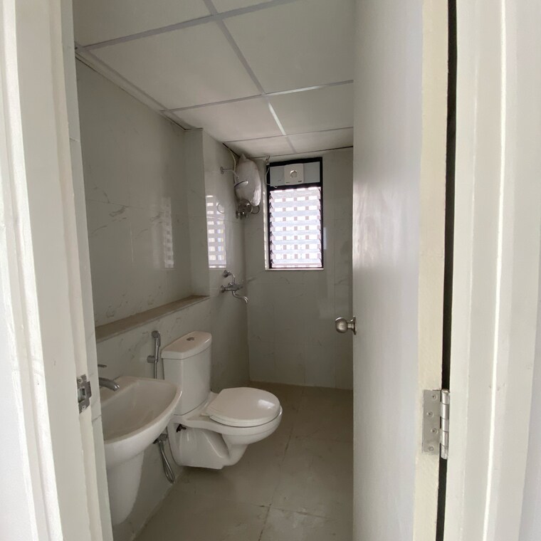 Bathroom, runwal-gardens 3 Bedroom 908 Sq.Ft. Apartment In Bhadra Nagar Thane 9200678