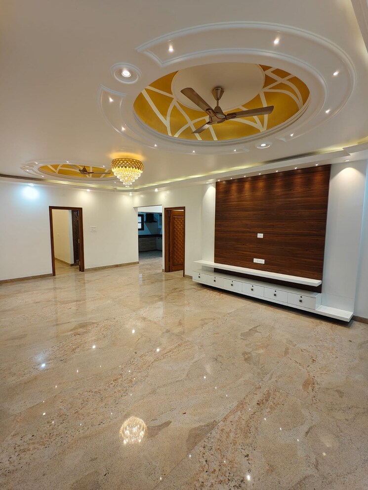  Parking, horamavu 6+ Bedroom 4600 Sq.Ft. Independent House In Horamavu Bangalore 9200606