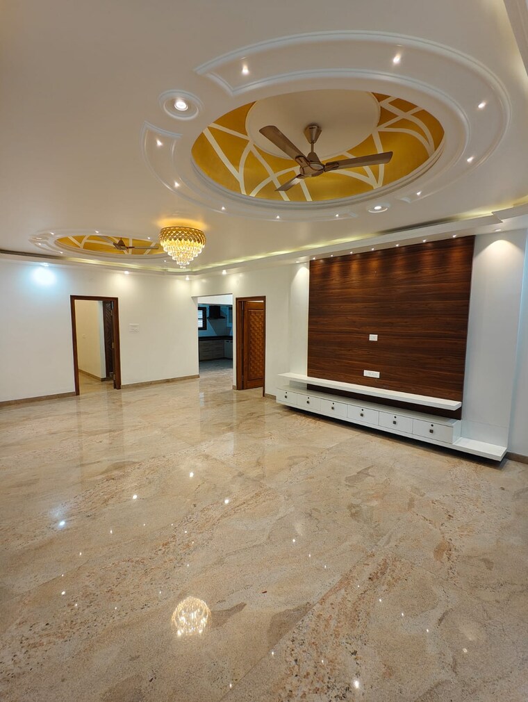  Parking, horamavu 6+ Bedroom 4600 Sq.Ft. Independent House In Horamavu Bangalore 9200606