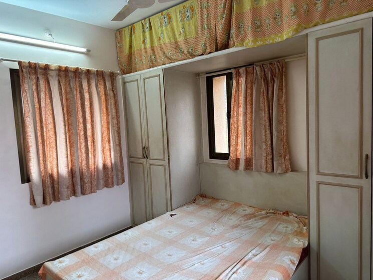 Bedroom, maruti-building 2 Bedroom 700 Sq.Ft. Apartment In Parel Mumbai 9200672