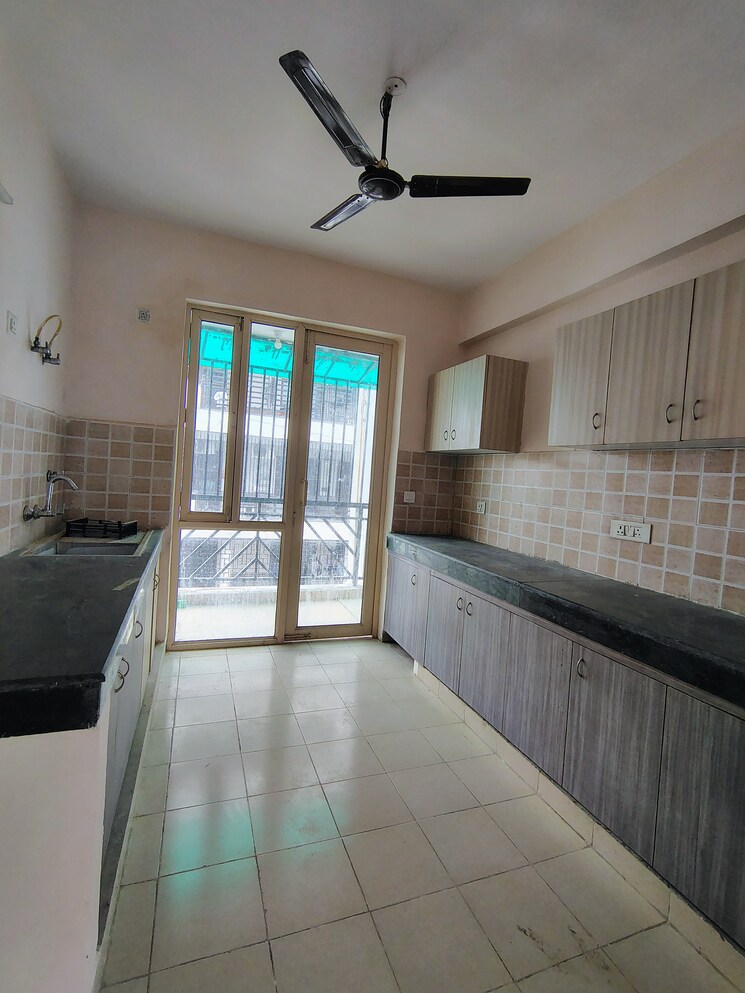 Kitchen, puri-vip-floors 3 Bedroom 300 Sq.Yd. Builder Floor In Sector 81 Faridabad 9200755