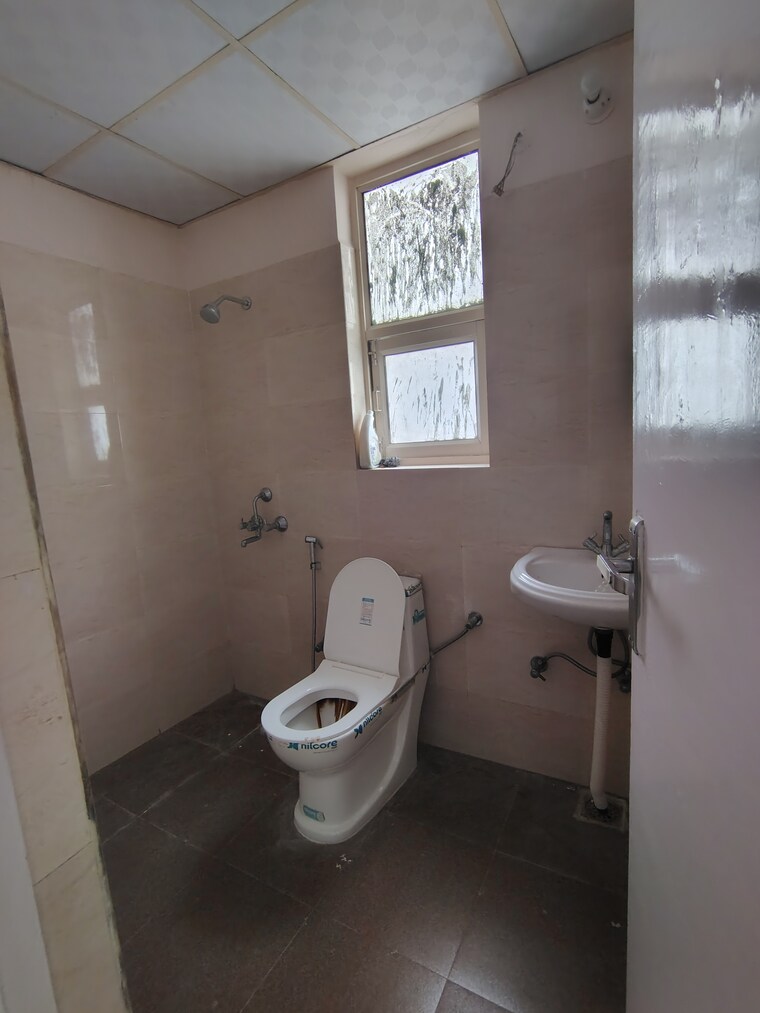 Kitchen, puri-vip-floors 3 Bedroom 300 Sq.Yd. Builder Floor In Sector 81 Faridabad 9200755