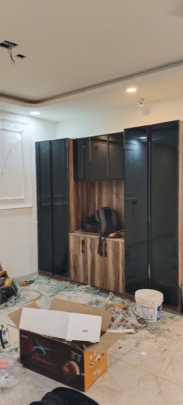 Bedroom in 3 BHK Apartment at Rishita Manhattan, Gomti Nagar – for Rent
