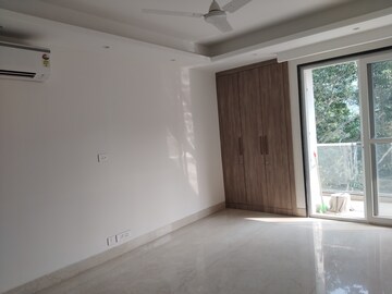Room in 4 BHK Builder Floor at Jasola – for Rent