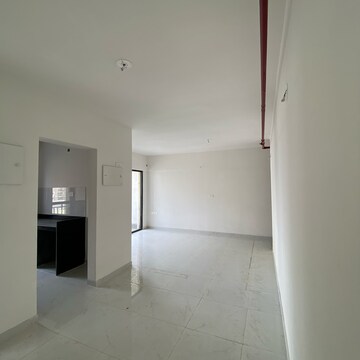 Room in 2 BHK Apartment at Runwal Gardens, Bhadra Nagar – for Rent