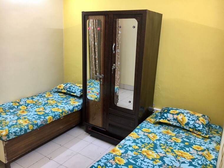 Bedroom, laxmi nagar 1.5 Bedroom 468 Sq.Ft. Builder Floor In Laxmi Nagar Delhi 9200790