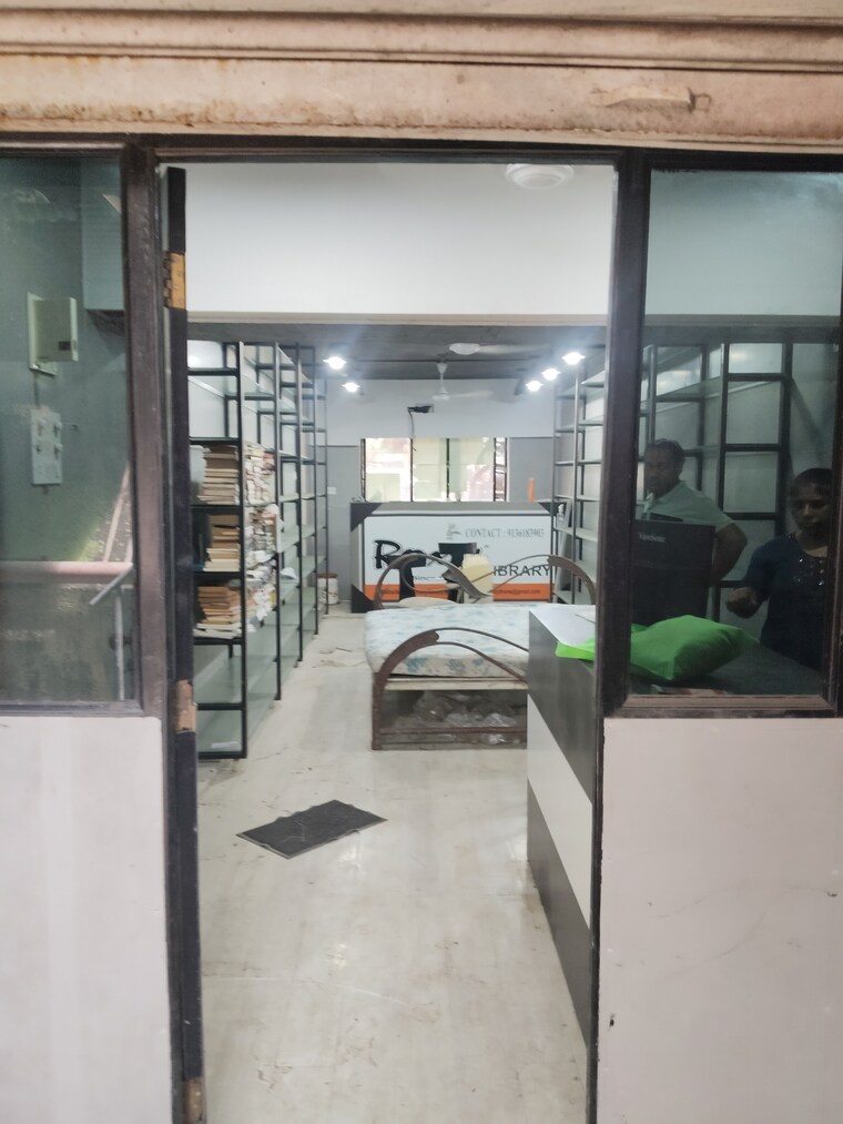  Parking, flower-valley-complex Commercial Office Space 300 Sq.Ft. In Khopat Thane 9200794