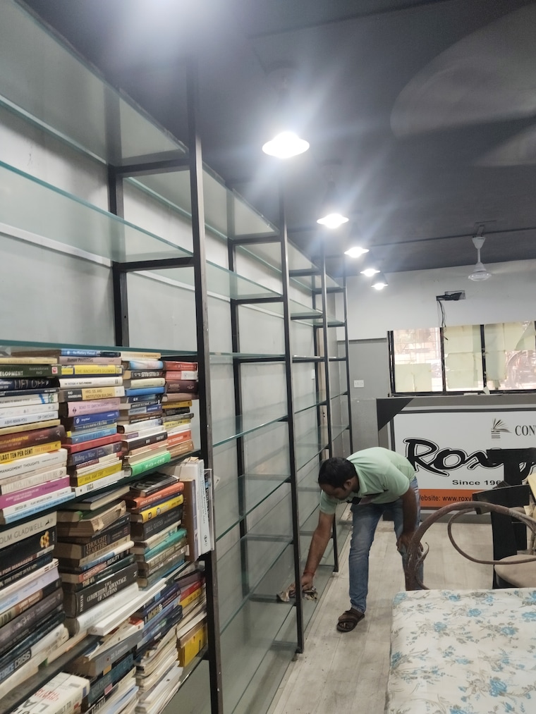 Gym, flower-valley-complex Commercial Office Space 300 Sq.Ft. In Khopat Thane 9200794