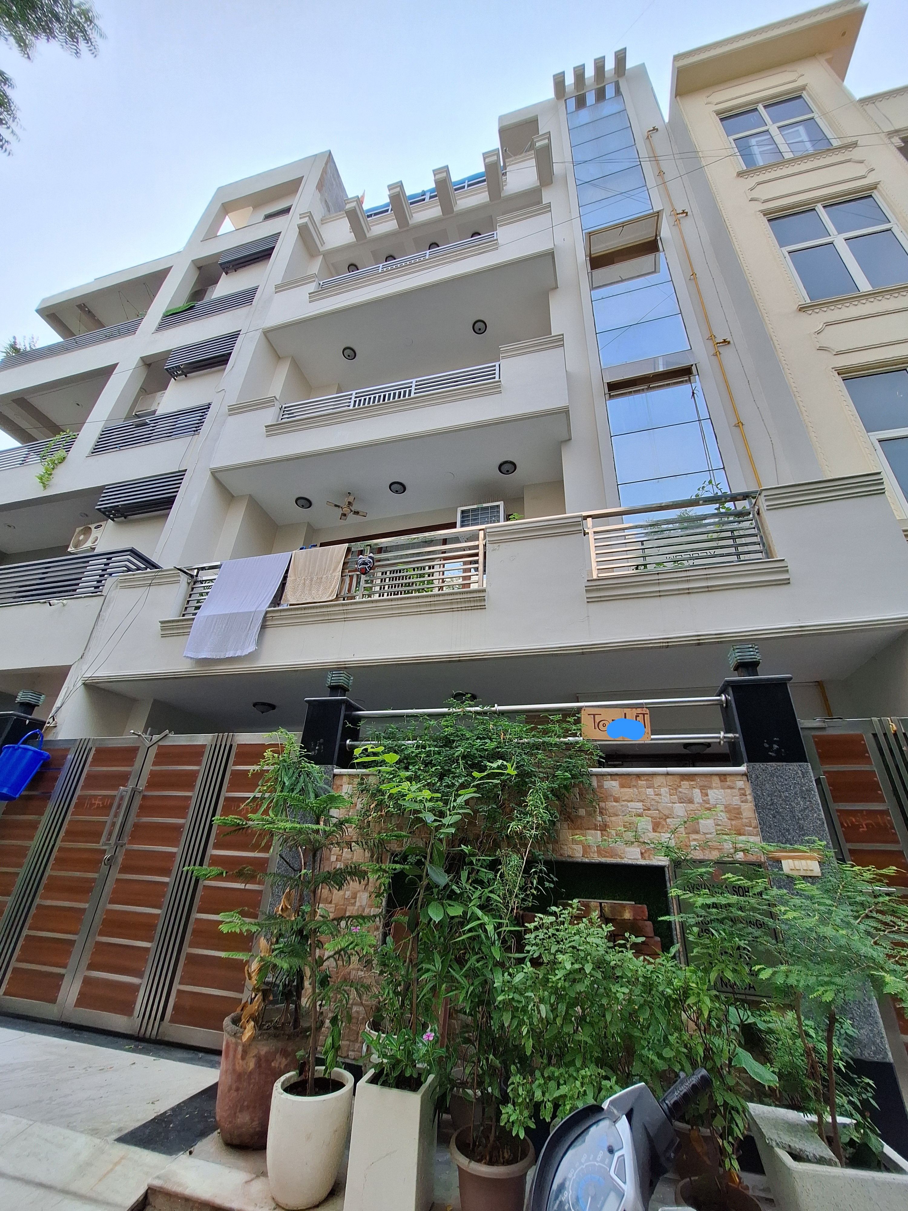 2 BHK Villa For Rent in RWA Apartments Sector 122