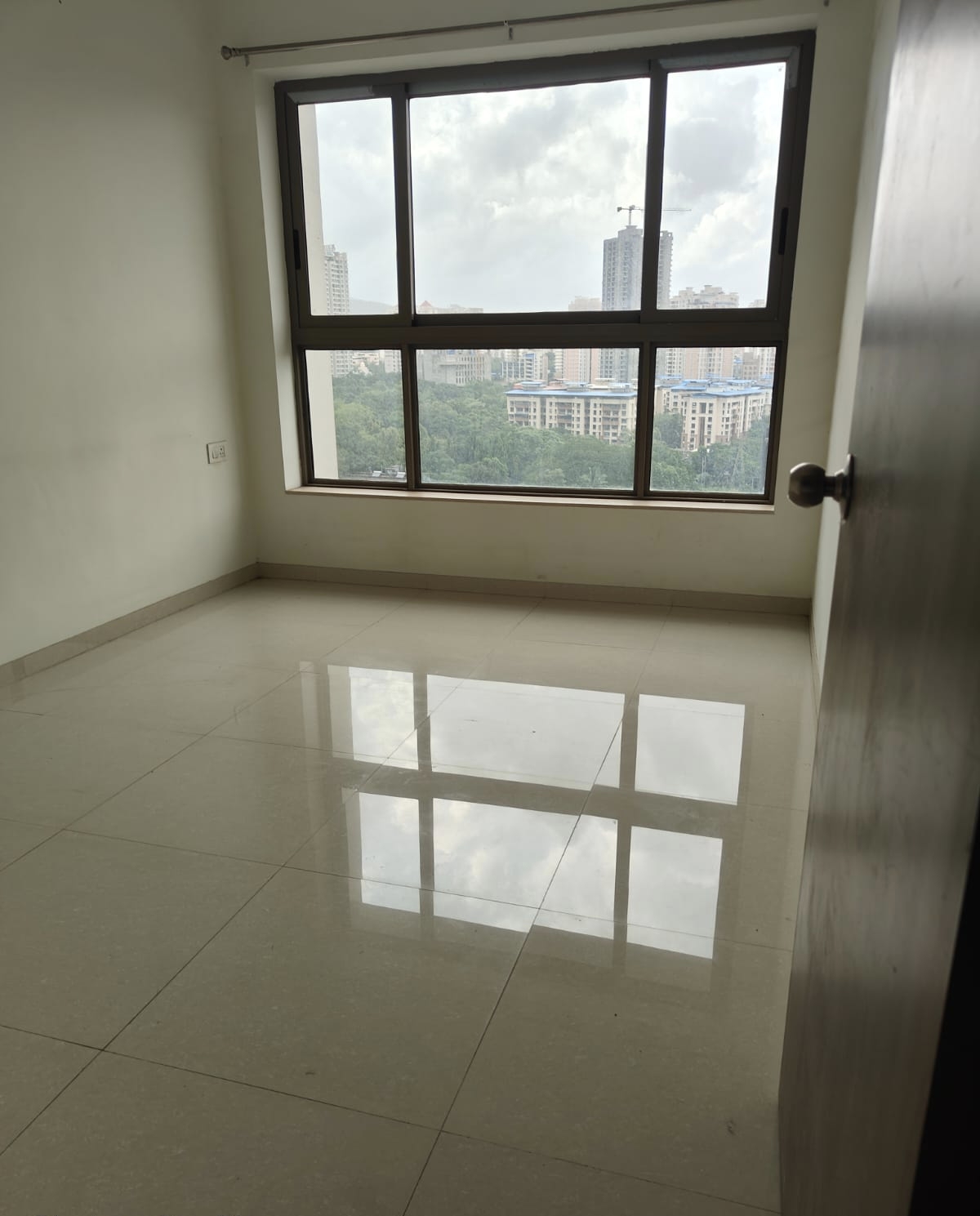 2 BHK + Extra Room Apartment For Rent in Kalpataru Paramount