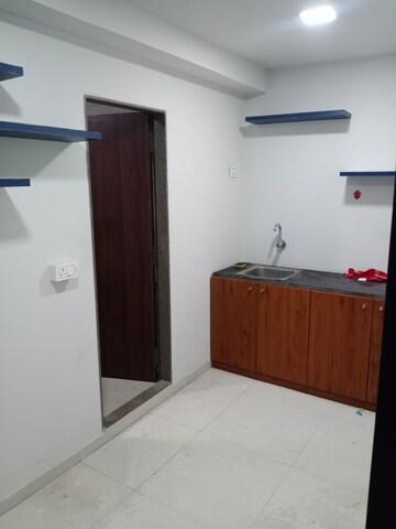 Room in  Office Space at Savaliya Krish Cubical, Thaltej – for Rent