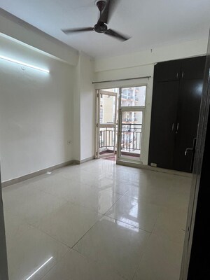 Room in 2 BHK Apartment at Gardenia Golf City, Sector 75 – for Sale