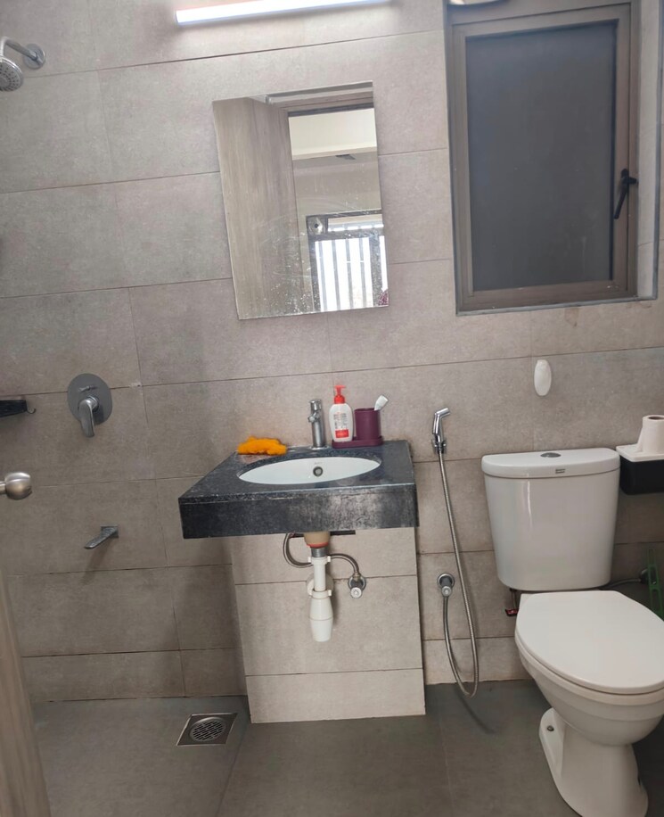 Bathroom, kalpataru-paramount 2 Bedroom 711 Sq.Ft. Apartment In Kapur Bawdi Thane 9200852