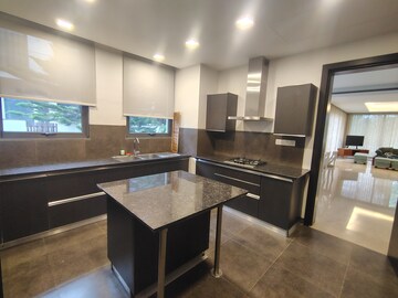 Kitchen in 5 BHK Villa at Prestige Golfshire, Nandi Hills – for Rent