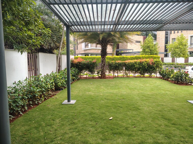 Garden, prestige-golfshire 5 Bedroom 6500 Sq.Ft. Villa In Nandi Hills Bangalore 9200840